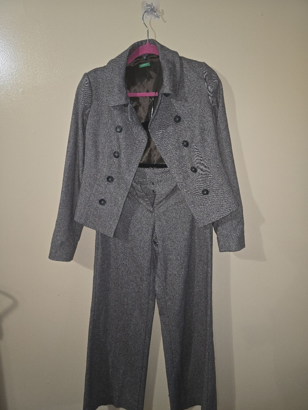 Gray Women's Two-Piece Suit Jacket & Pants